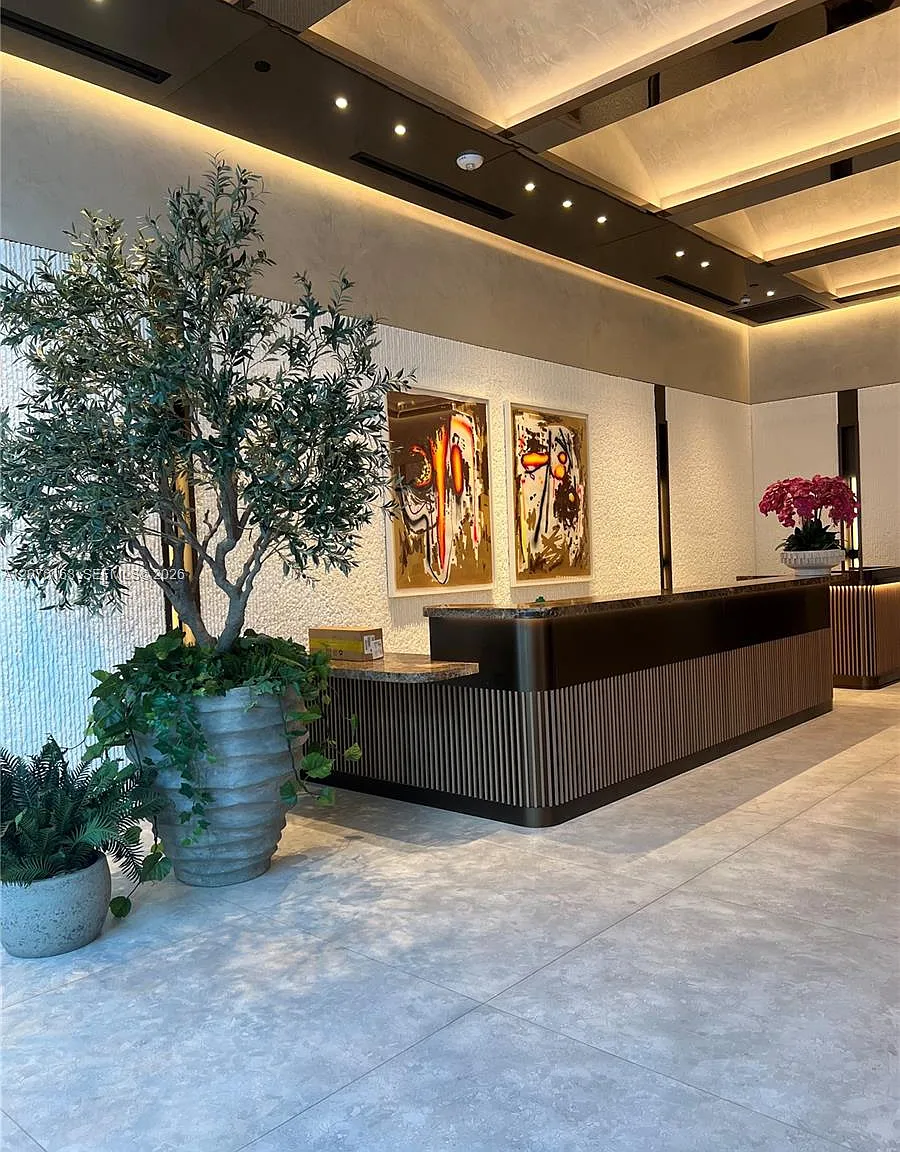 Eleven Residences — Photo 1