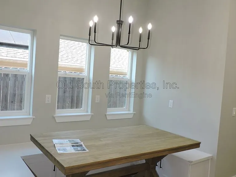 706 N F St #B — Photo 8