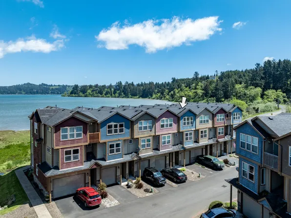 475 SE 35th St Unit A4, South Beach, OR 97366