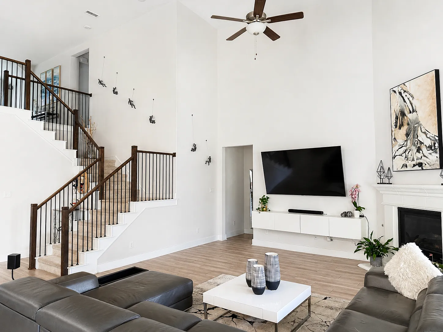 4 bed, 3.5 bath, 3282 sqft, $3,795 — Photo 2