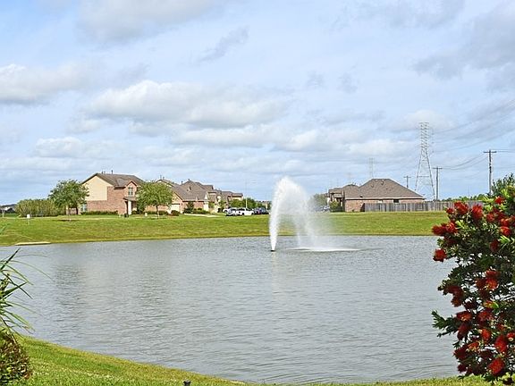 5th image of 401 Kendall Crest Dr