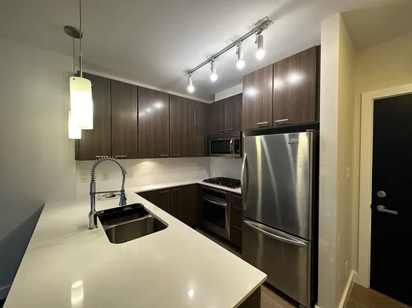 2955 Atlantic Ave #1103, Coquitlam, BC V3B 0H9