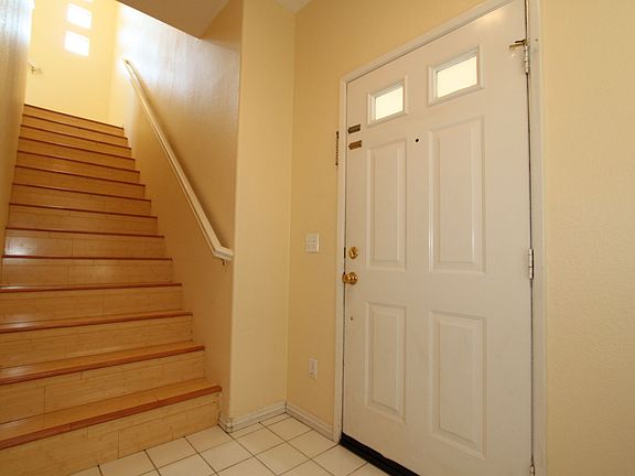 3rd image of 10930 Ivy Hill Dr Unit 8