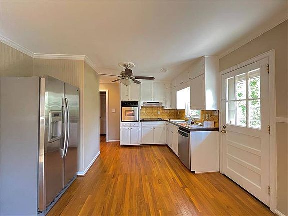 2nd image of 1059 Jolly Ave
