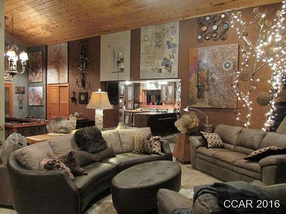 2nd image of 1177 Sandalwood Dr
