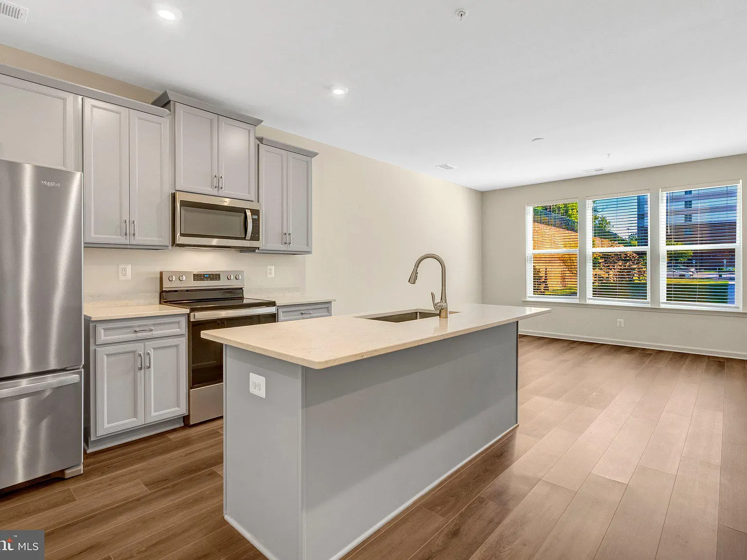 2 bed, 2.5 bath, 1493 sqft, $2,850 — Photo 2