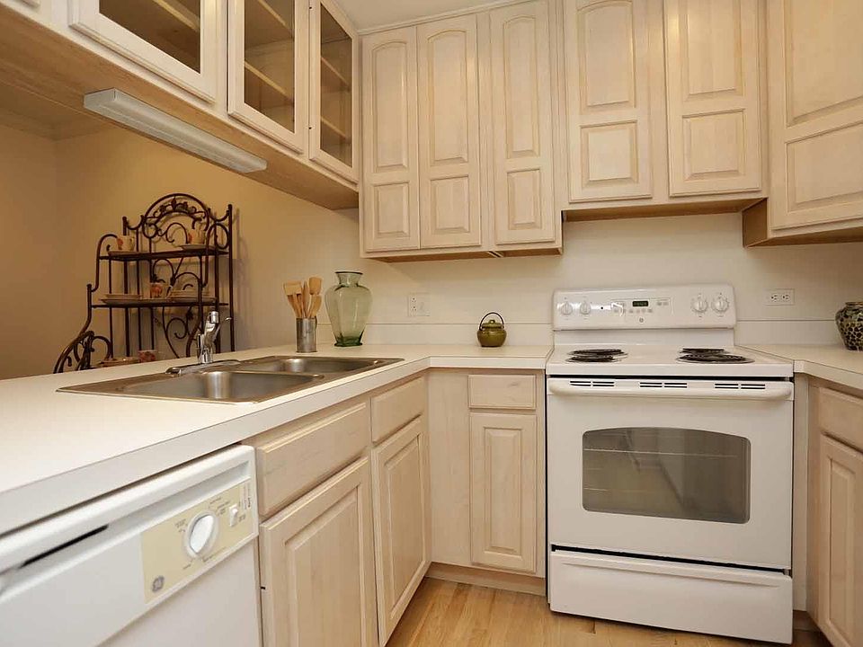 1st image of 2538 Forest Dr APT 208