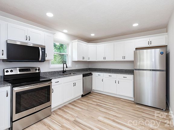 4th image of 258 New Leicester Hwy