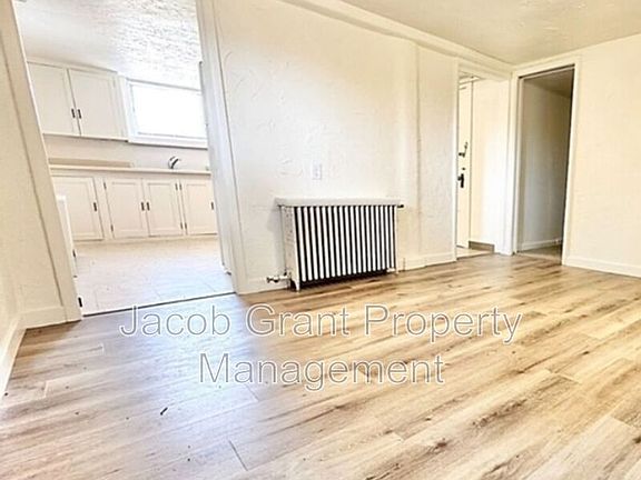 2nd image of 1042 S 4th Ave #B