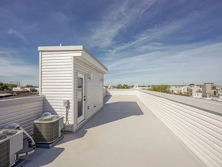 1629 S 22nd St #3 — Photo 16