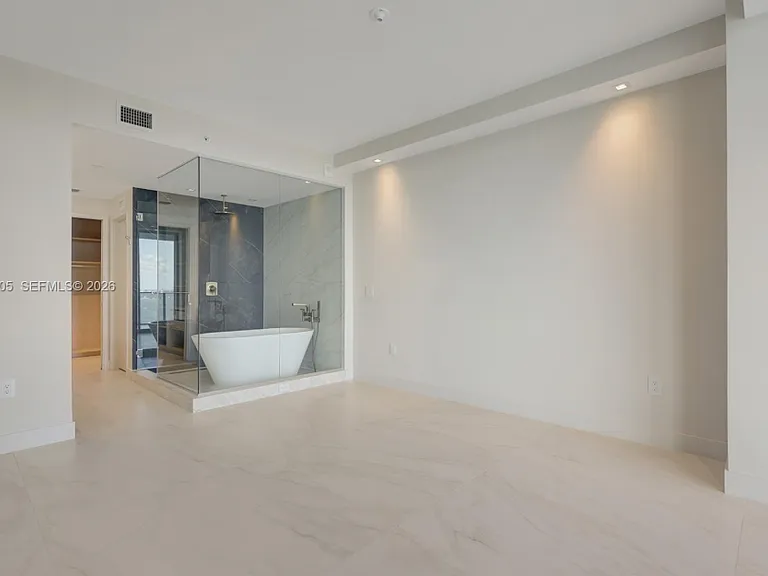 700 NE 24th St #2803 — Photo 18