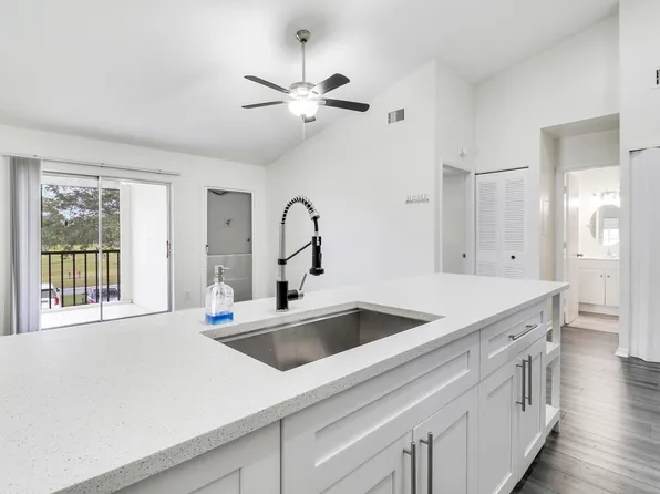 6392 Chasewood Drive #F, Jupiter, FL 33458