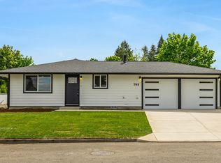 795 NW 6th Ave, Canby, OR 97013