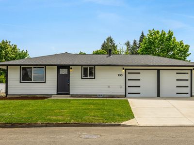 795 NW 6th Ave, Canby, OR, 97013