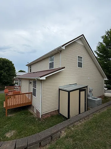 1119 Village Ct NE Photo 1