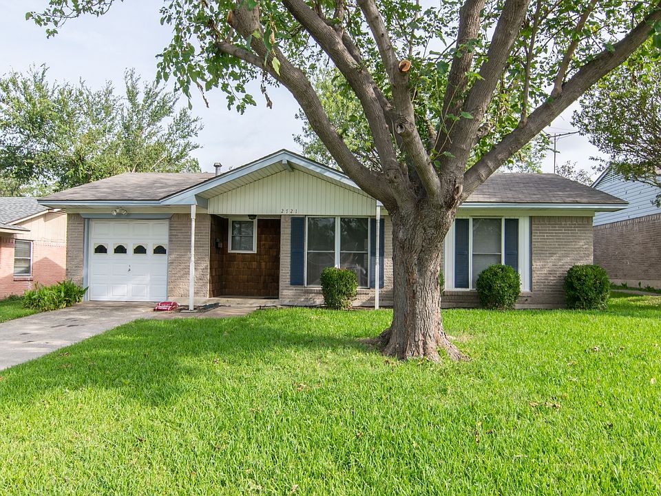 1st image of 2721 Driftwood Dr
