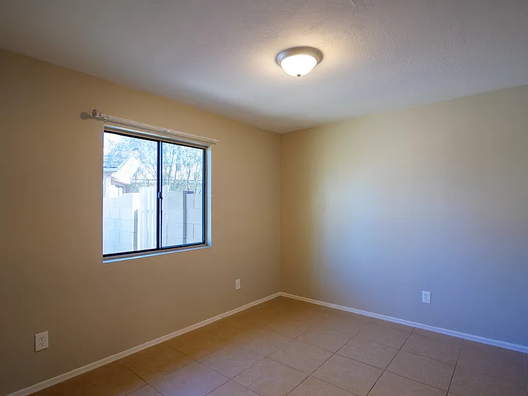 1672 W Wood Crest Ct — Photo 19