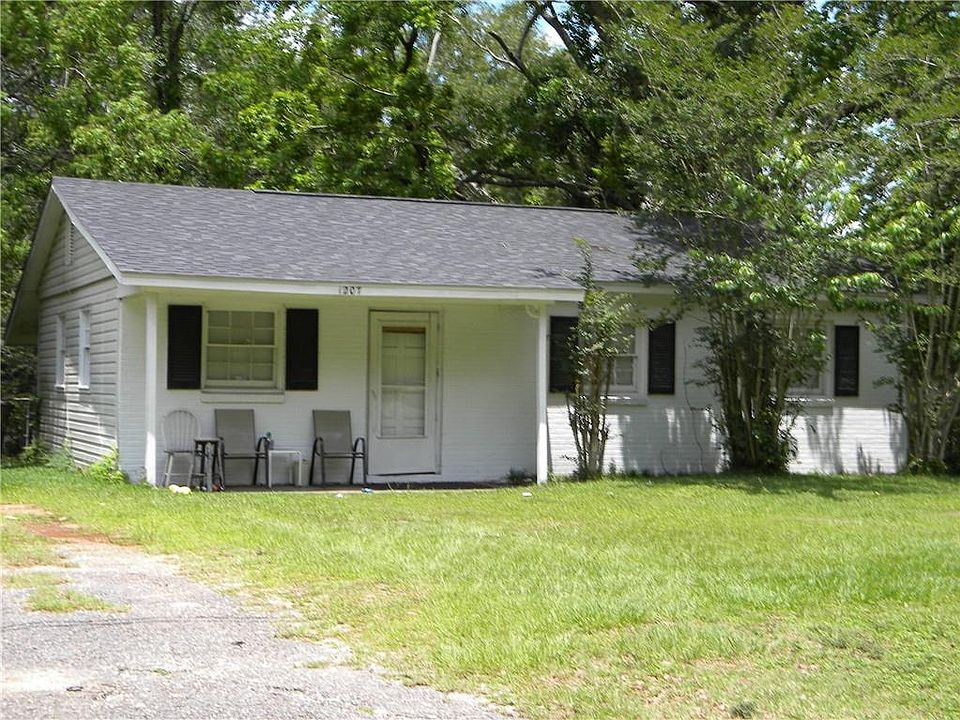 2nd image of 1207 Barker Dr W