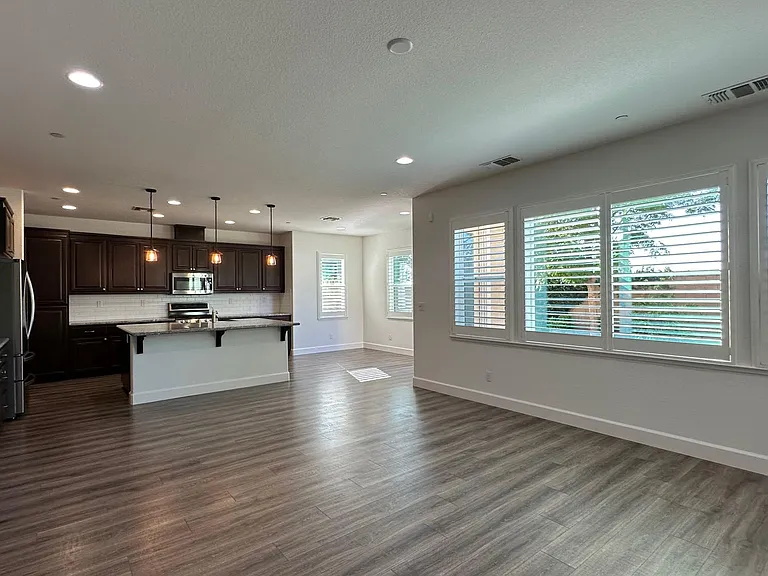 1407 Skibbereen Way — Photo 9