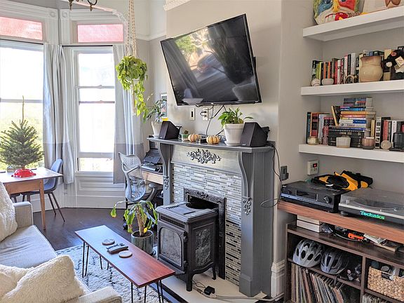 3rd image of 1827 McAllister St #B