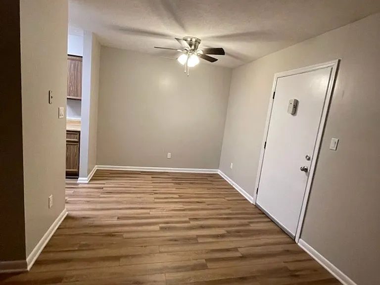 Pecan Manor Apartments — Photo 26