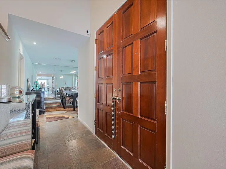 12231 Carriage Hill Dr — Photo 16