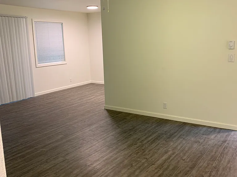 Foothills Apartments — Photo 9