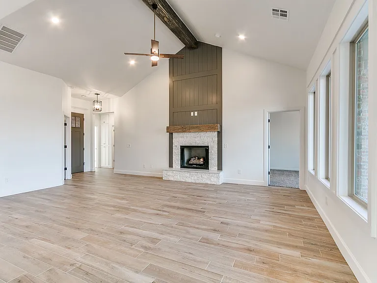 1901 Hollow Crest Ct — Photo 8