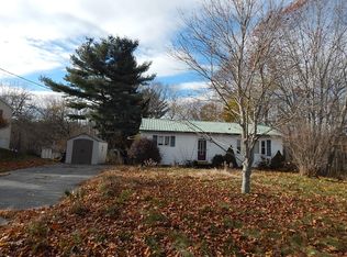 30 Hillcrest St, Gardiner, ME 04345