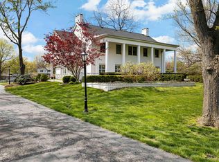 5901 N Sheridan Rd, Peoria, IL 61614