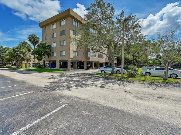 8020 Hampton Boulevard #407, North Lauderdale, FL 33068