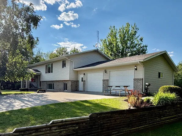 34063 310th St, Roseau, MN 56751