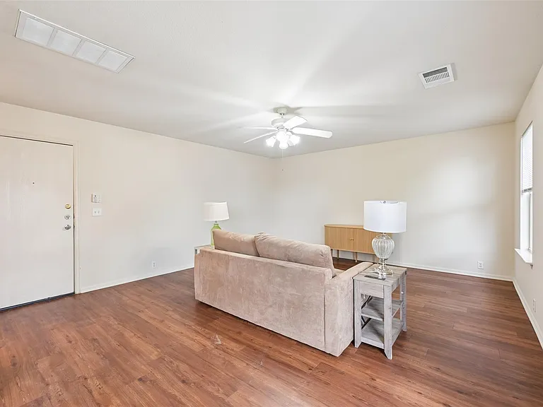 364 Hometown Pkwy — Photo 8
