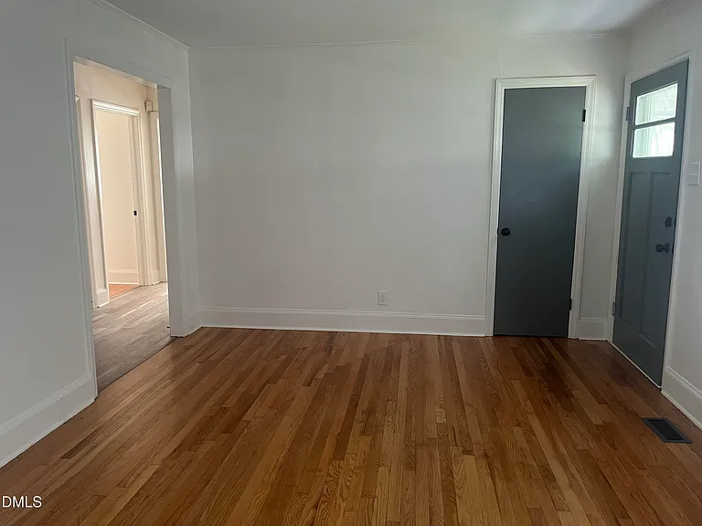 504 Powell St — Photo 6
