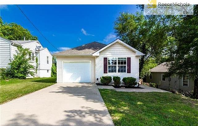 Great highway access and curb appeal definitely make this one worth checking out!