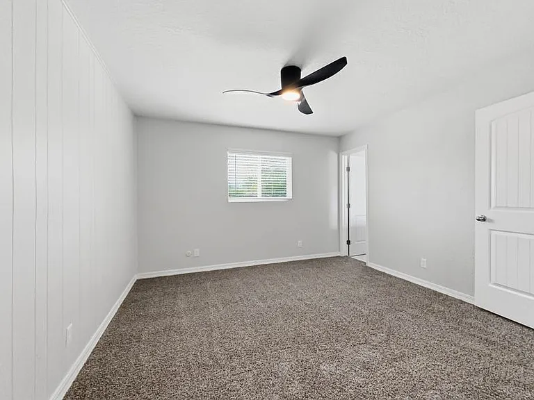 565 Gallagher St — Photo 24