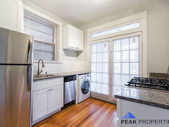 3rd image of 1441 W Berteau Ave #1441-1F