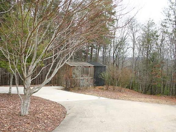 4th image of 2440 Panorama Dr