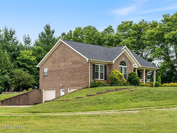 3rd image of 5548 Eminence Pike