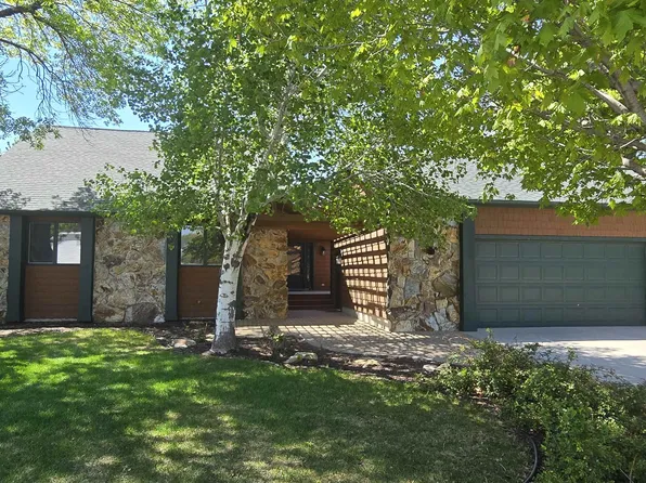 3202 20th Ave, Kearney, NE 68845
