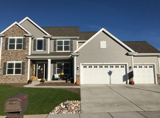 1285 Yosemite Rd, Oconomowoc, WI 53066