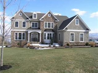 16 Hopeview Ct, Newburgh, NY 12550