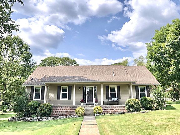 2nd image of 513 Countrywood Dr