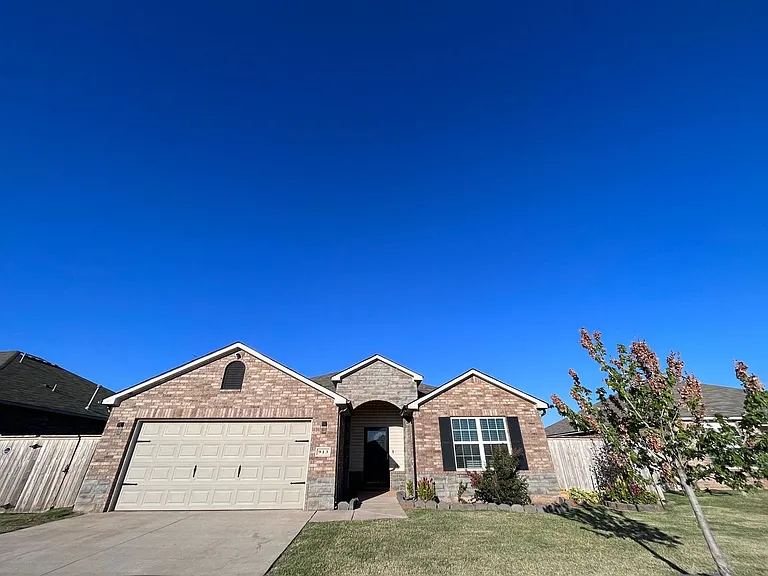 913 N Donald Way — Photo 2