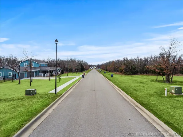 2645 Mountain Rd, Bartlesville, OK 74003