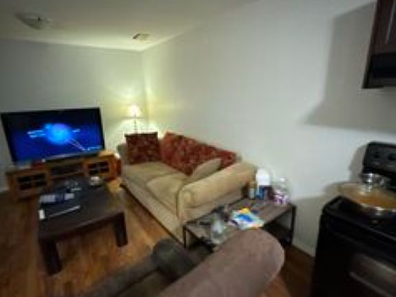 3rd image of 46710 Hudson Rd #B