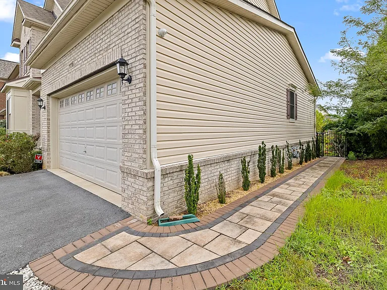 1116 Autumn Brook Ave — Photo 67