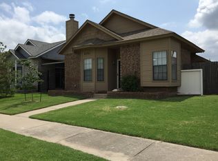 2131 Lonnie Ln, Moore, OK 73170