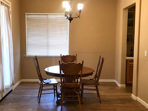5th image of 375 Queencrest Ct