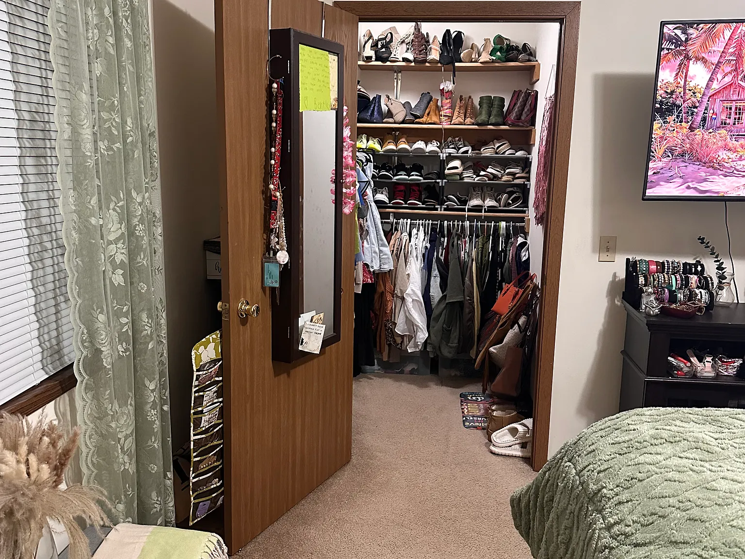 2 bed, 1000 sqft, $1,195 — Photo 2